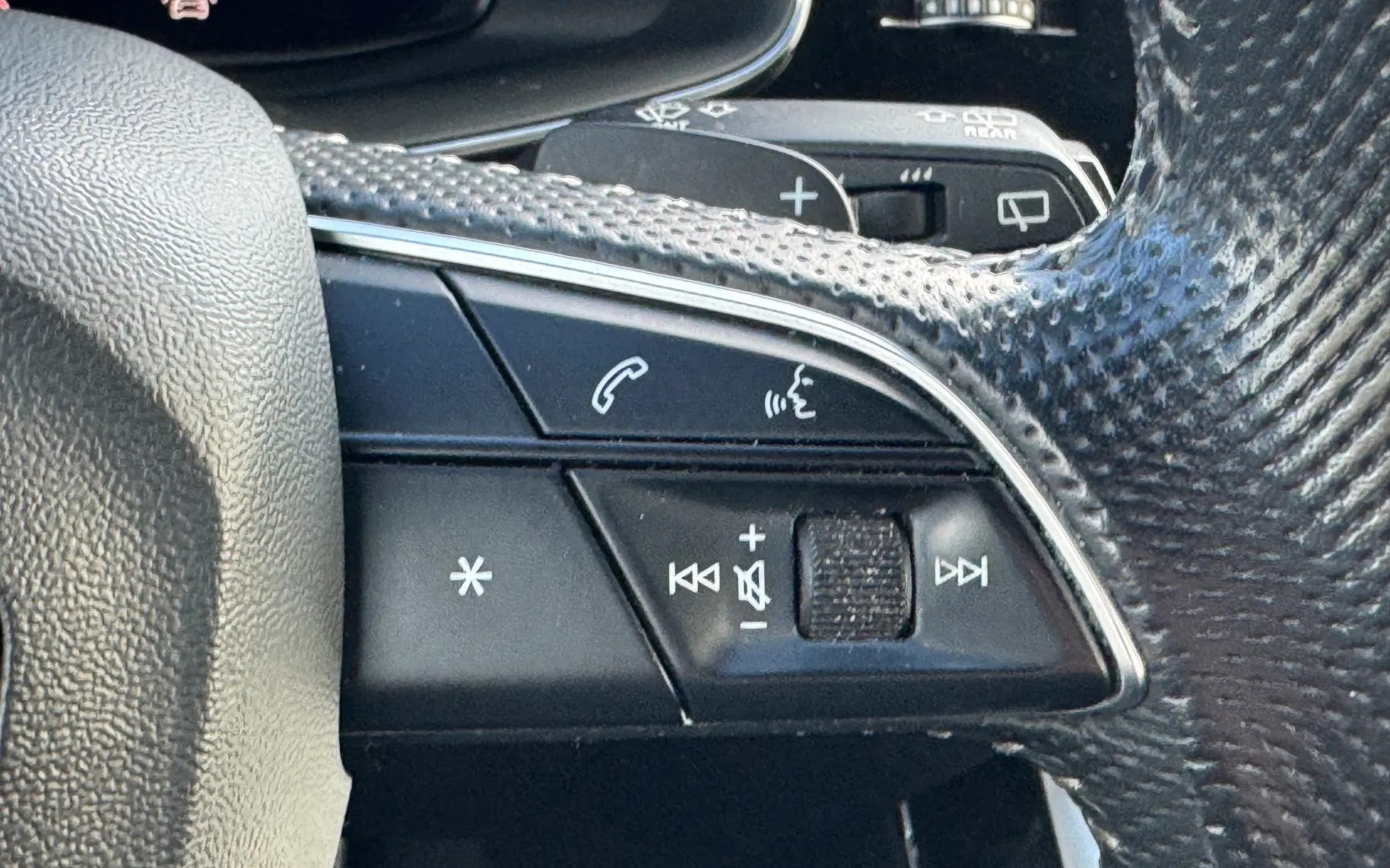 Notranja slika - Audi Q8 - quattro 50 TDI Tiptronic - 11