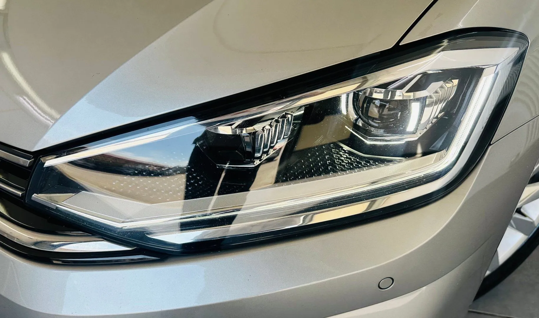 Zunanja slika - Volkswagen Golf - 2.0 TDI Highline DSG.LUKSENBURG.KAMERA.LED.110 KW - 16