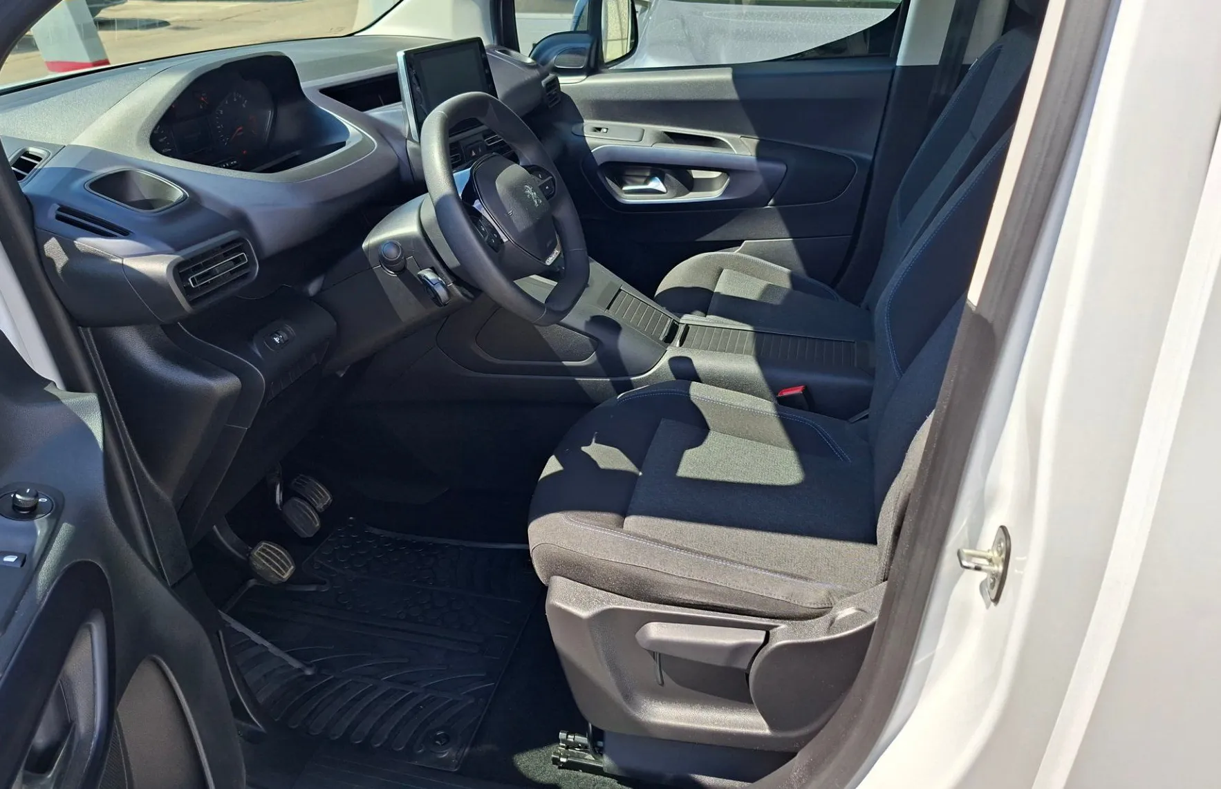 Zunanja slika - Peugeot Rifter - L1 ALLURE 1.2 PURETECH 110 STT €6.4 - 5