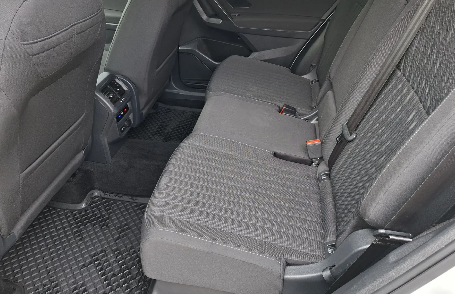 Zunanja slika - VW Tiguan Allspace - 2.0 TDI BMT Life VIRTUAL KOKPIT GR.SEDEŽEV - 9