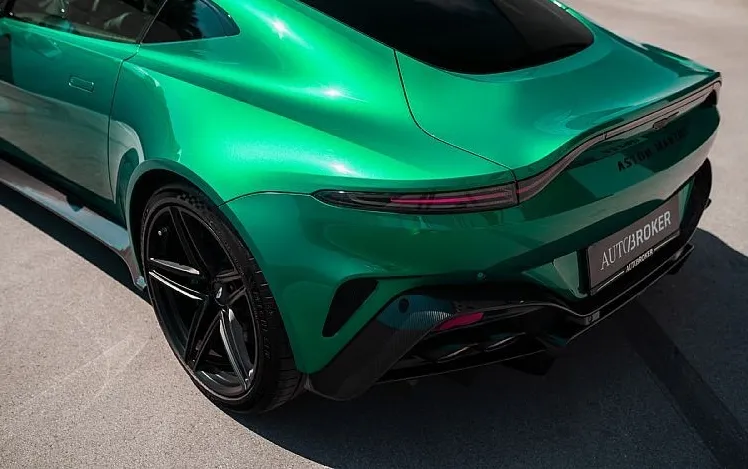 Zunanja slika - Aston Martin Vantage - PERFORMANCE PODIUM GREEN KARBON BOWERS WILKINS - 9