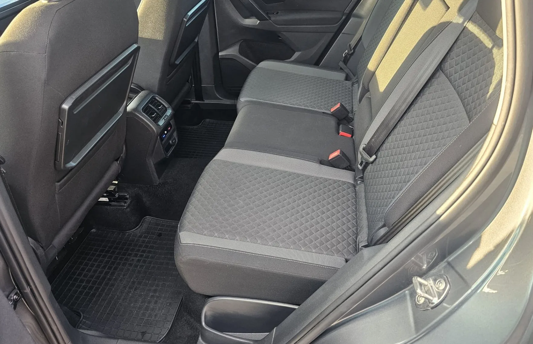 Zunanja slika - Volkswagen Tiguan - 2.0 TDI BMT Comfort Edition | SLO poreklo | 1 lastnica - 11