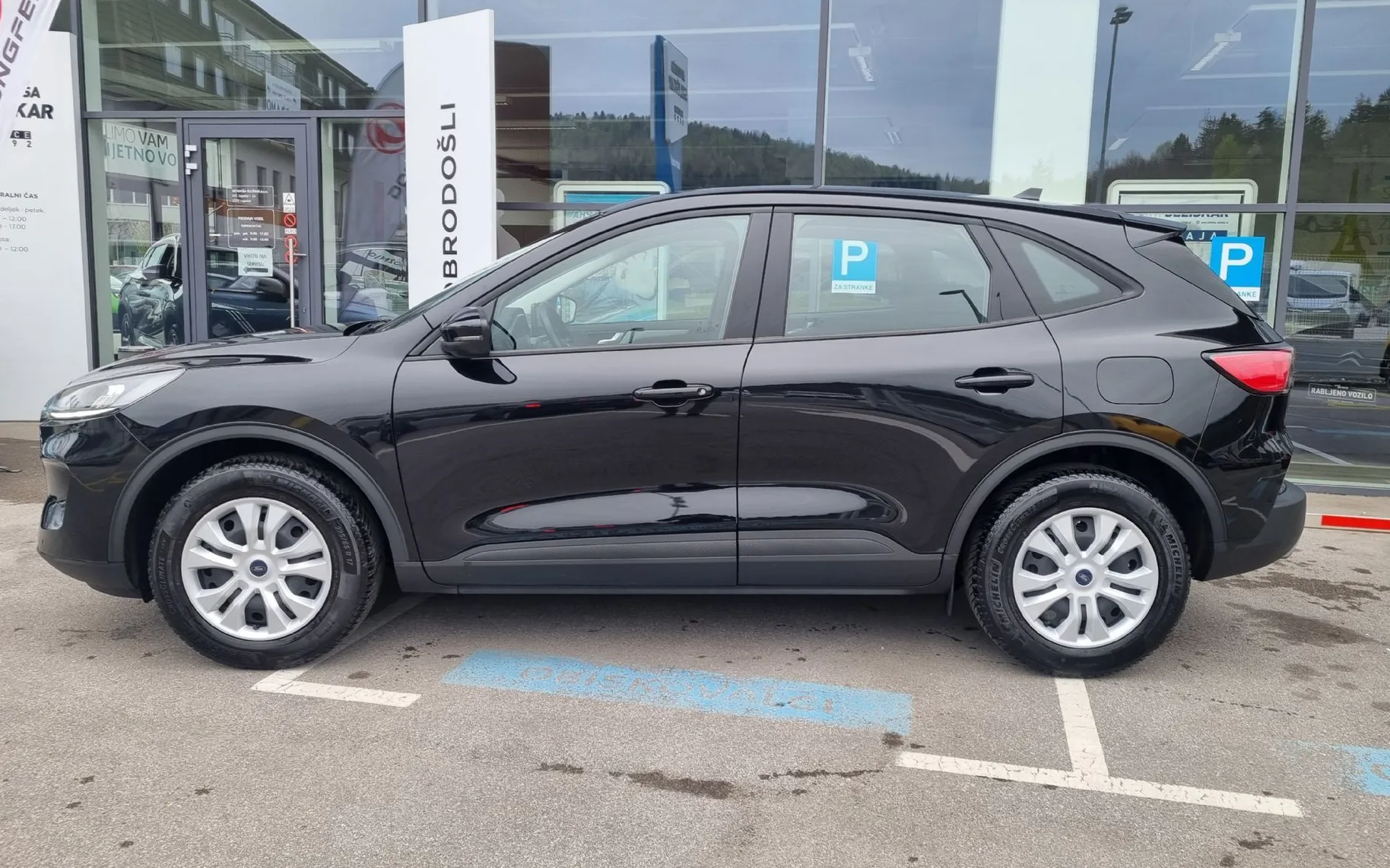 Zunanja slika - Ford Kuga - 1.5 EcoBoost - SAMO 27.891KM - NAVI-DAB-PDC-TEMP. - 3