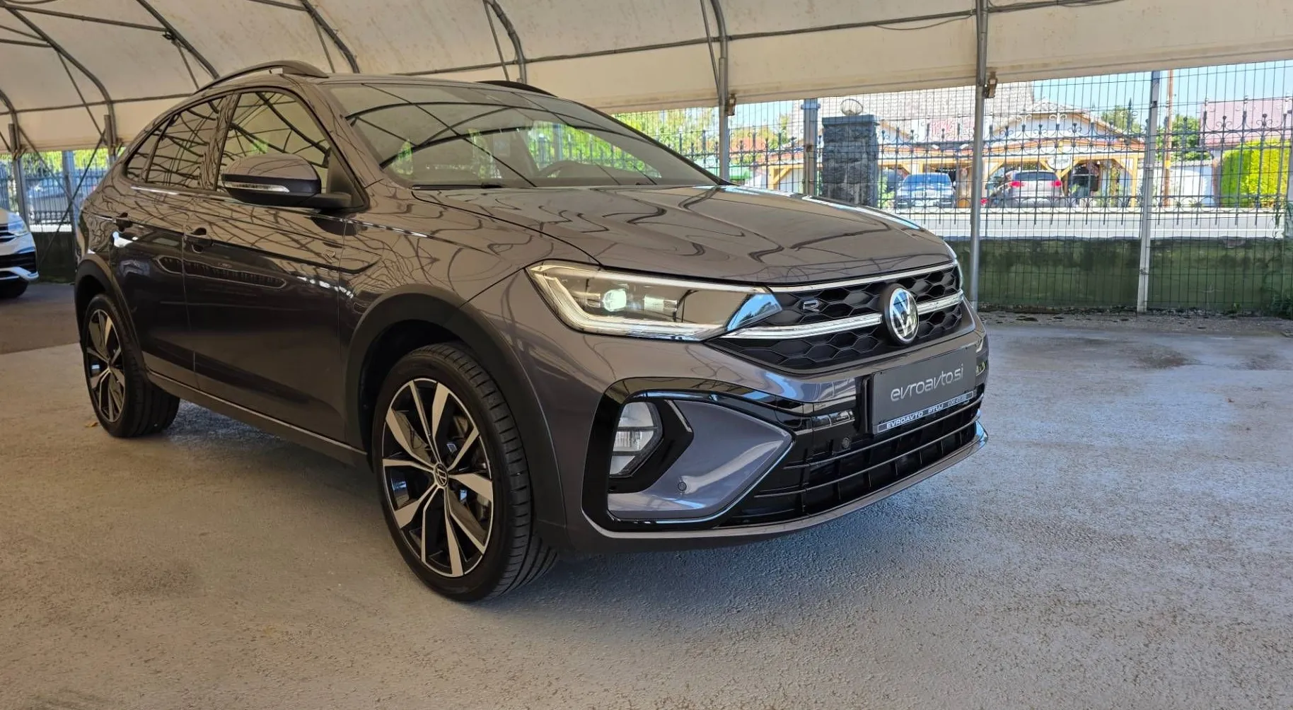 Zunanja slika - Volkswagen Taigo - 1.0 TSI R-Line 1Lastnik-SLO-Tovarniška garancija - 3