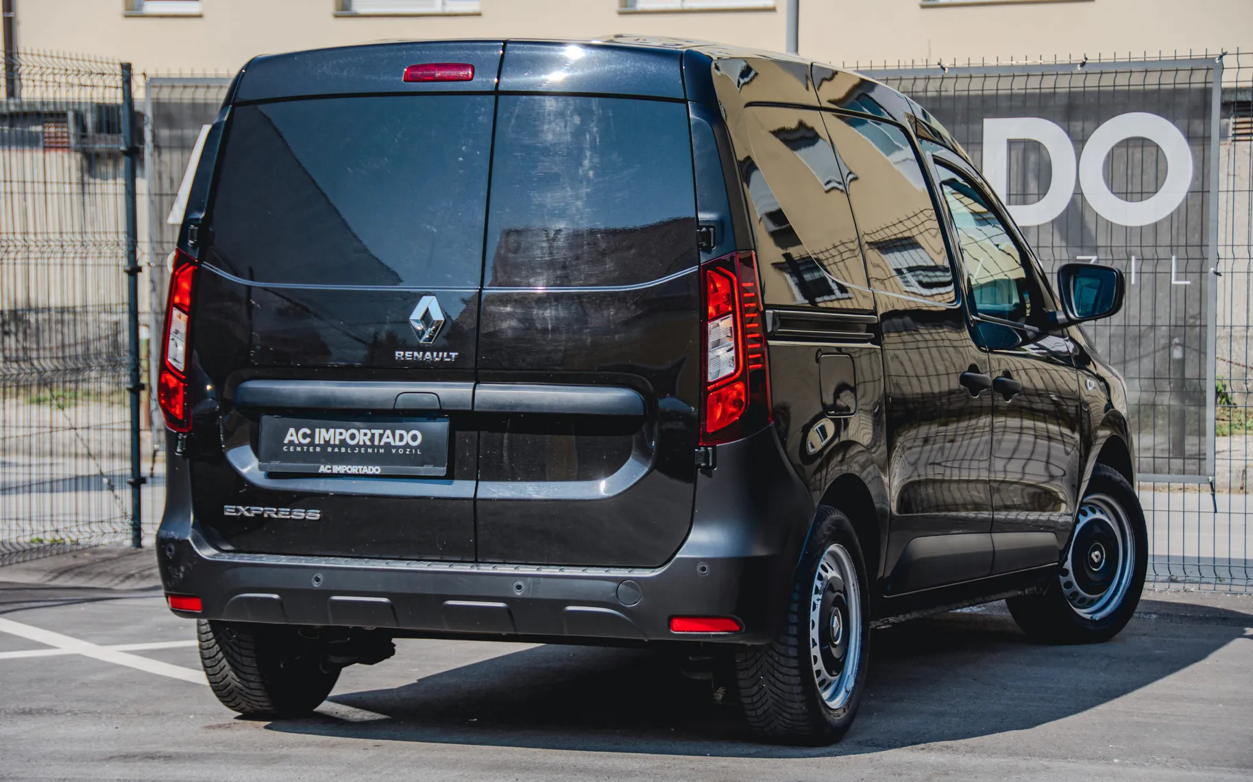 Zunanja slika - Renault Express - 1.5 Blue dCi 95-LED-NAVI-KAM-KLIMA - 4