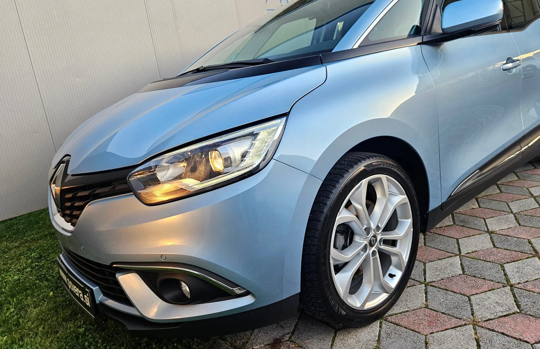 Zunanja slika - Renault Scénic - Scenic TCe 115 Zen+SLO poreklo+20 Col+ Priklop - 15