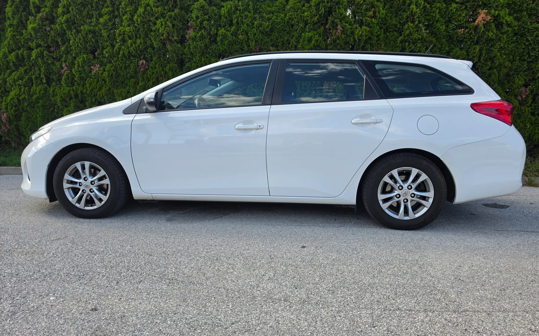 Zunanja slika - Toyota Auris - Toyota  TS 1.4 D-4D Luna - 2