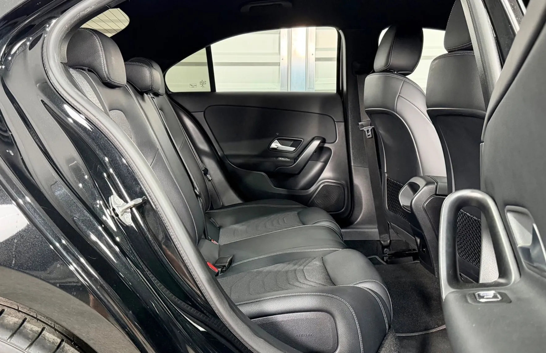 Zunanja slika - Mercedes-Benz A-Razred - LIMUZINA - AKTIVNI TEMP. - KAMERA - NAVI - LED ... - 14