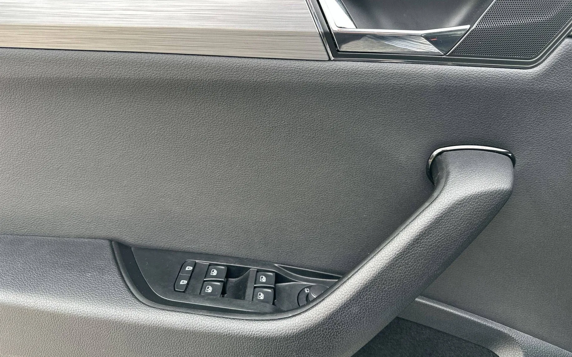 Notranja slika - Škoda Superb - Combi 2.0 TDI Sportline DSG - 13