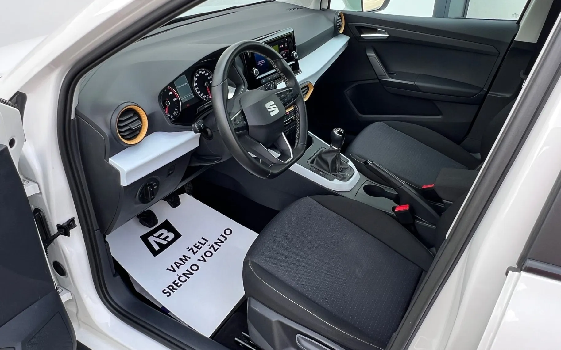 Notranja slika - Seat Arona - 1.0 TSI+1. LAST+SLO+ALU+TEMP+110KM - 9