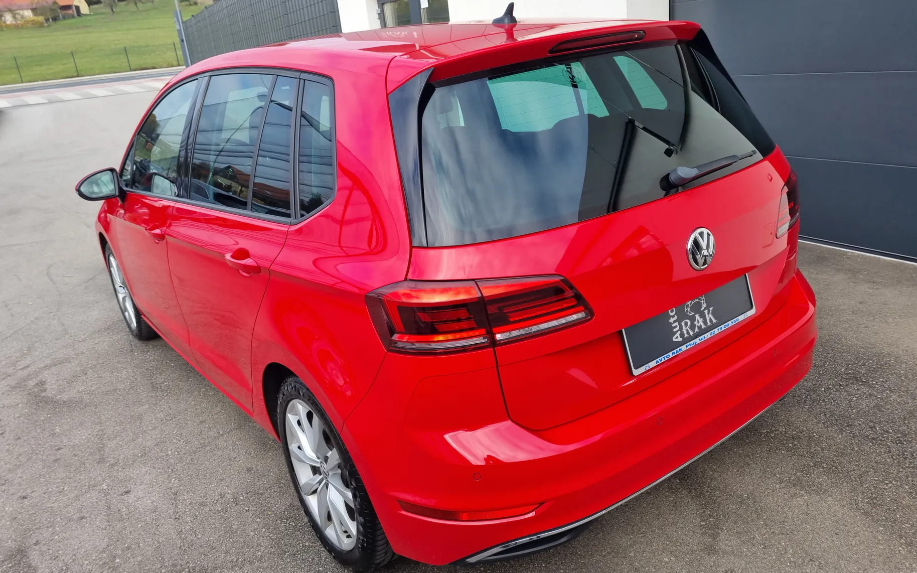 Zunanja slika - Volkswagen Golf - 1.5 TSI  Comfortline DSG 94681 KM. KOT NON - 4