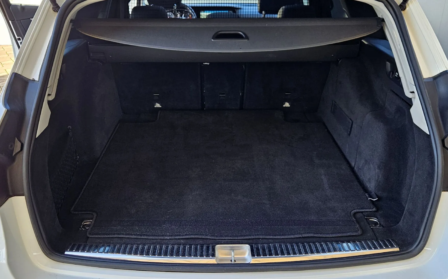 Zunanja slika - Mercedes-Benz E-Razred - E 220 d AMG line+ACC+PANO+MULTIBEAM+USNJE+PRIKLOP+ - 14