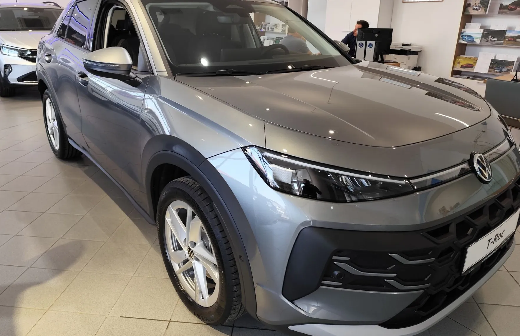 Zunanja slika - Volkswagen T-Roc - 1.5 eTSI Style DSG 85  115 - 1