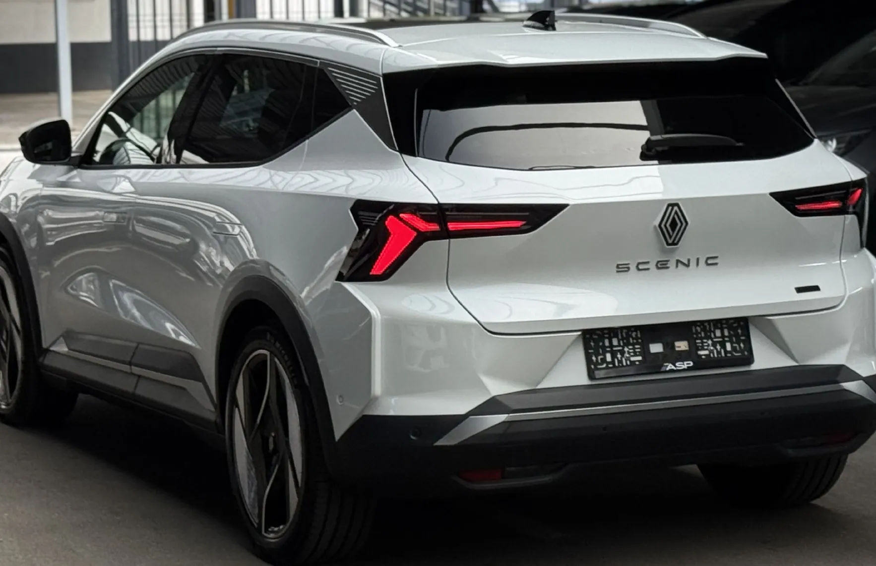 Zunanja slika - Renault Scénic - Scenic iconic E-Tech E 220 Long range - 5
