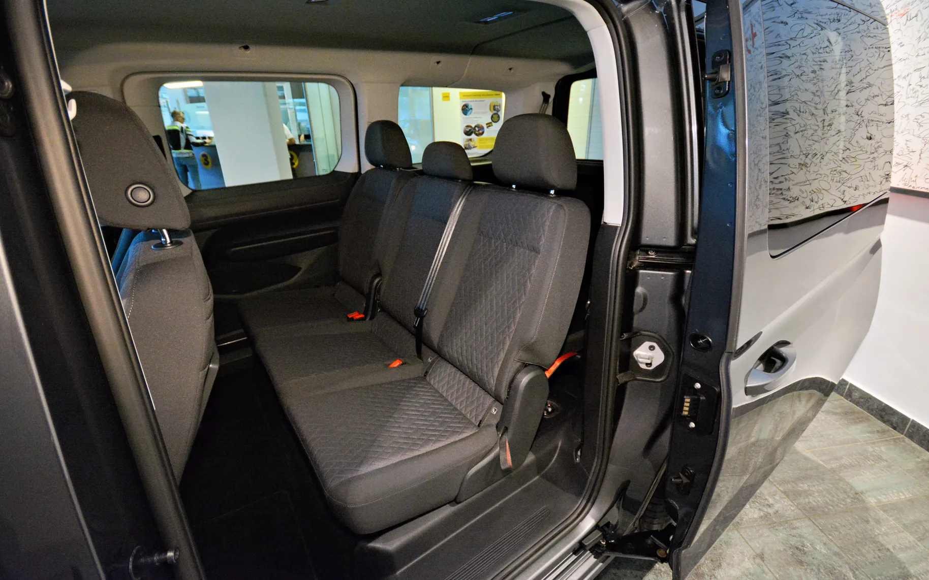 Notranja slika - Volkswagen Caddy - 2,0 TDI Highline - 10