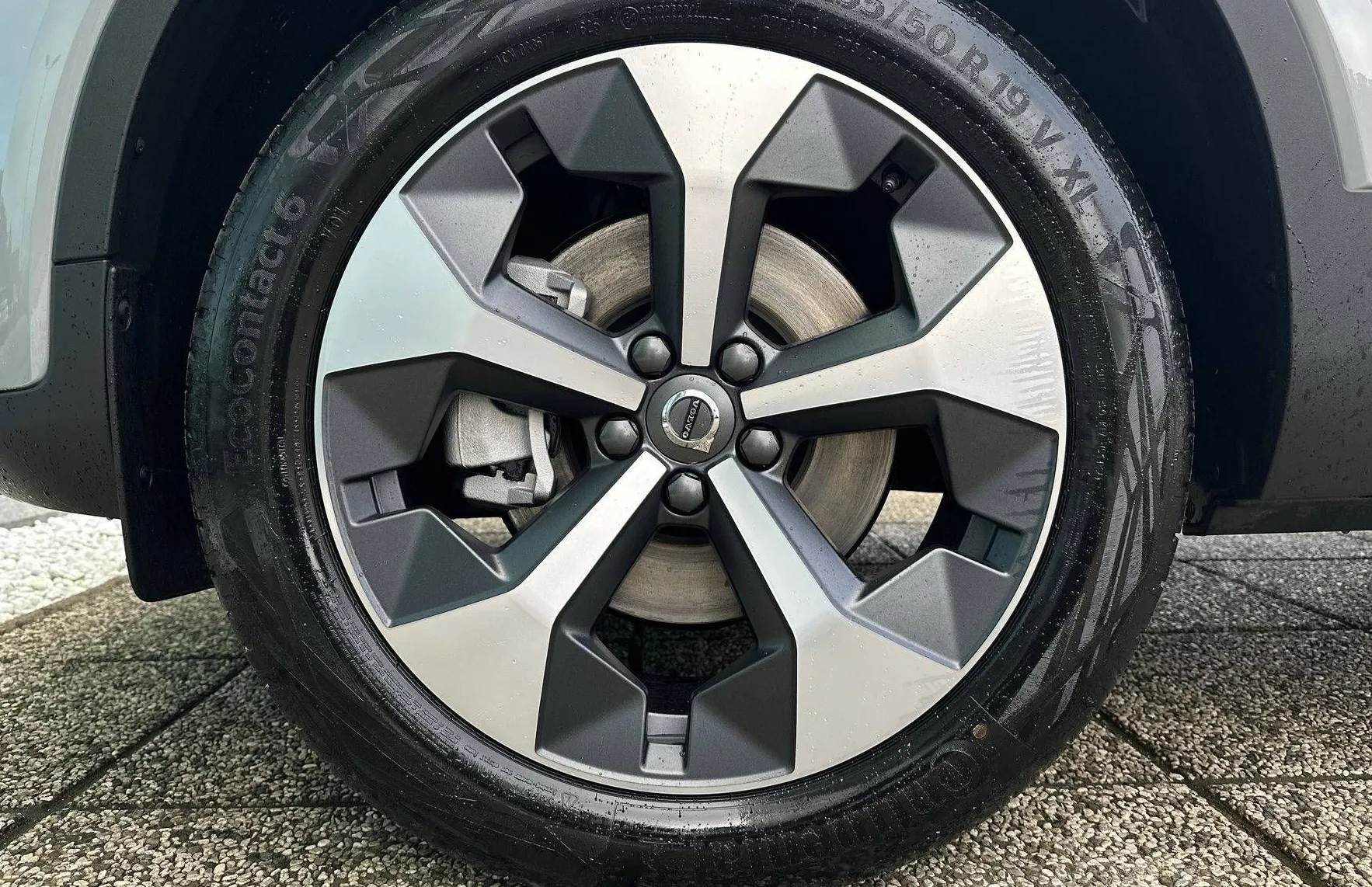 Zunanja slika - Volvo XC40 - B3 P Core AT DCT 3 leta garancije + 3 servisi - 8