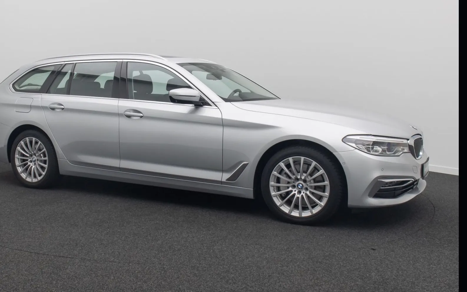 Zunanja slika - BMW Serija 5 - Touring: 520i FULL LED RADAR KEYLESS PANORAMA HEAD-UP KA - 3