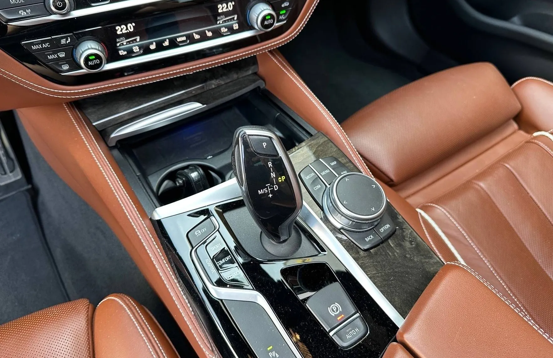 Zunanja slika - BMW Serija 5 - Touring: 530d M PAKET LED NAVI PDC KAMERA PANO RADAR TOP - 17