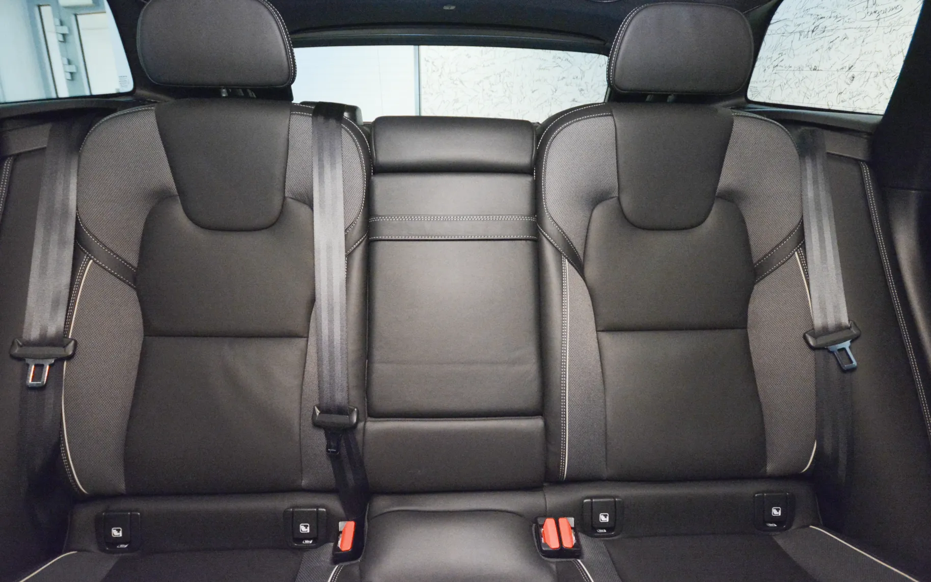 Zunanja slika - Volvo XC60 - D4 Avt. RDesign ACC-KLESS-KLJUKA-BLIS-HARMANKARDON - 1