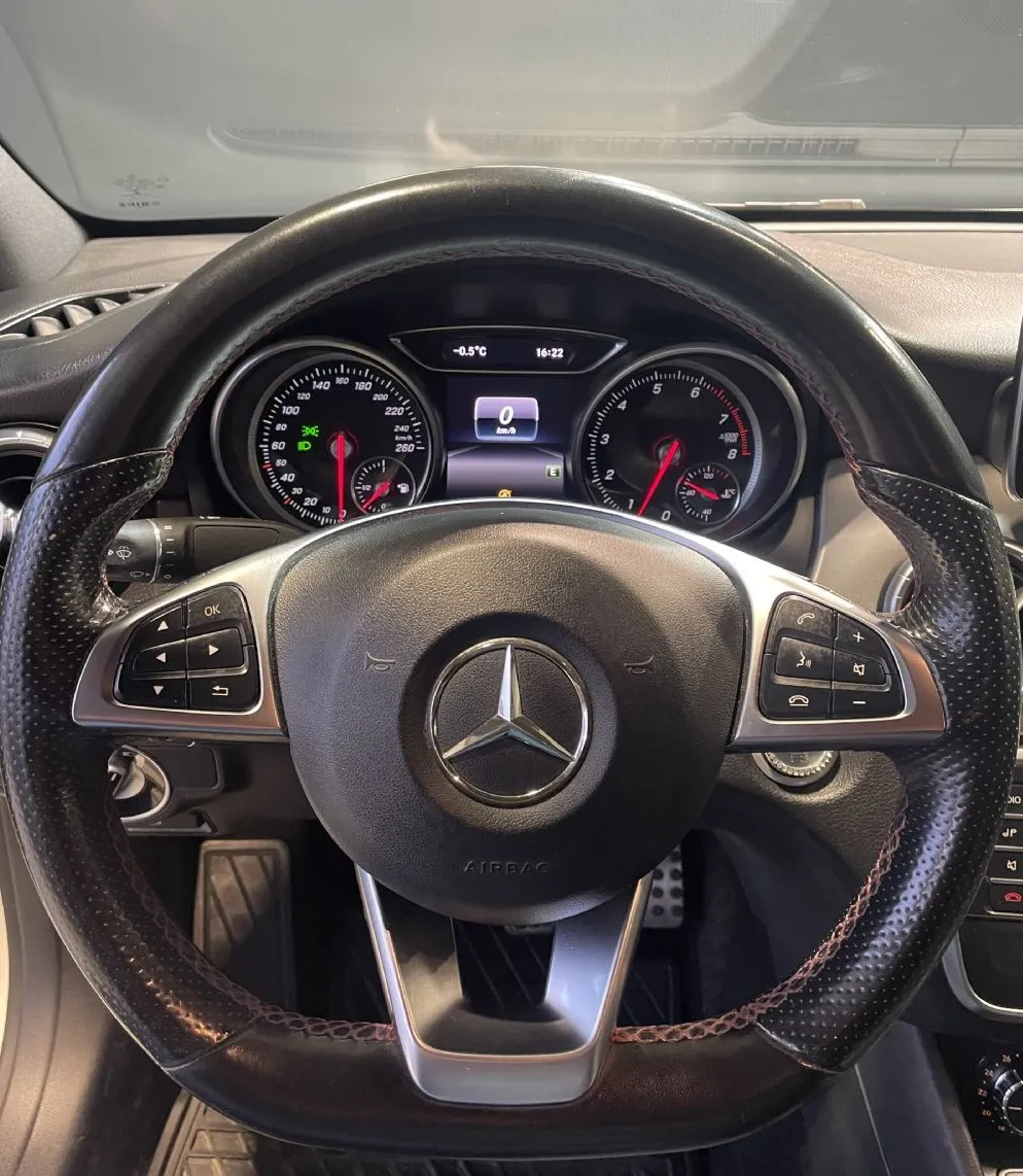 Zunanja slika - Mercedes-Benz CLA-Razred - CLA-180-AMG LINE-TEMPOMAT-KAMERA-2XPDC-ALU-LED - 11