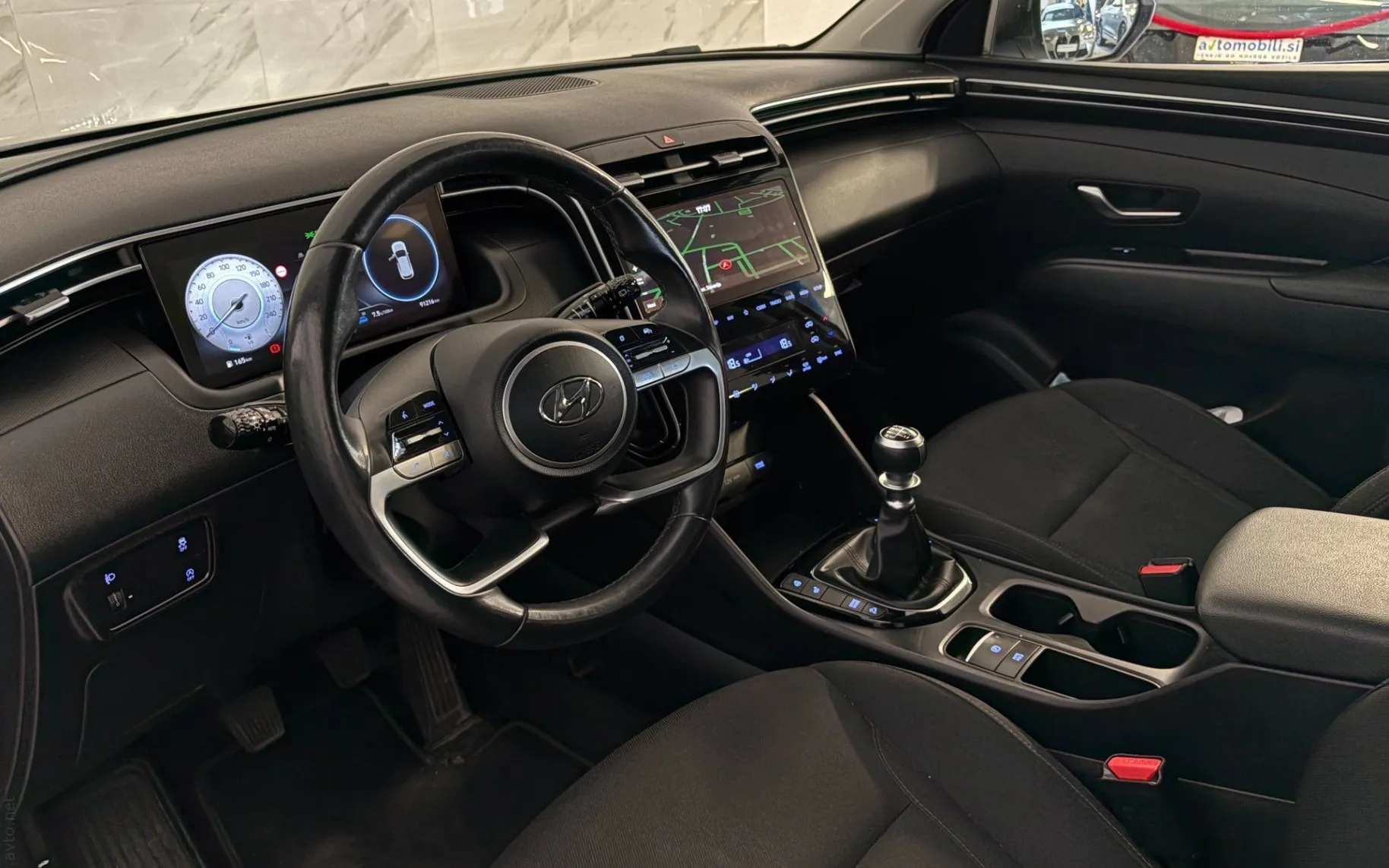 Notranja slika - Hyundai Tucson - 1.6 T-GDI Slovensko vozilo - Kamera - Garancija - 8