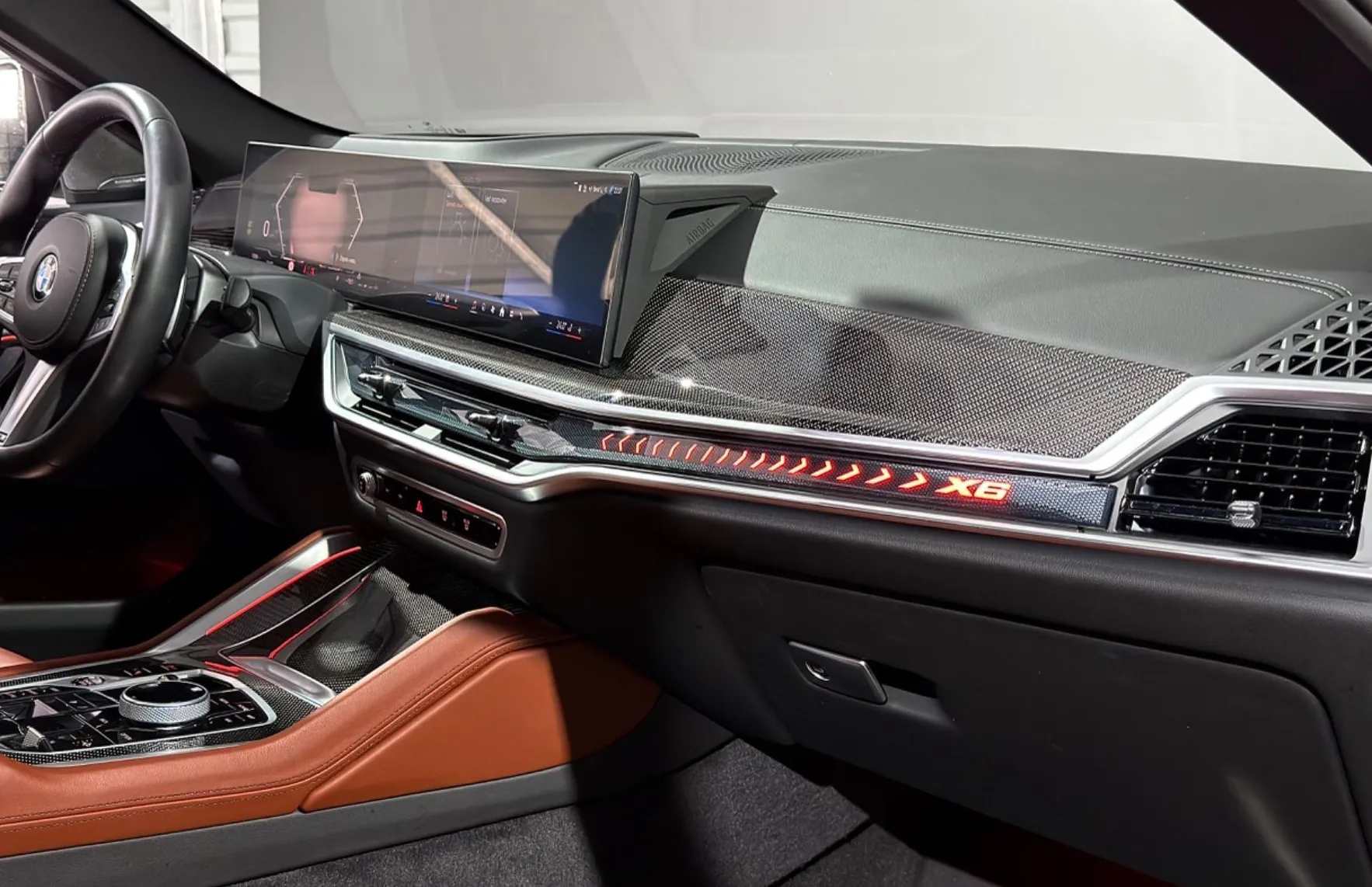 Zunanja slika - BMW X6 - serija : xDrive40d - ZRAČNO - SKY PANO - ICONIC - MASAŽA - 13