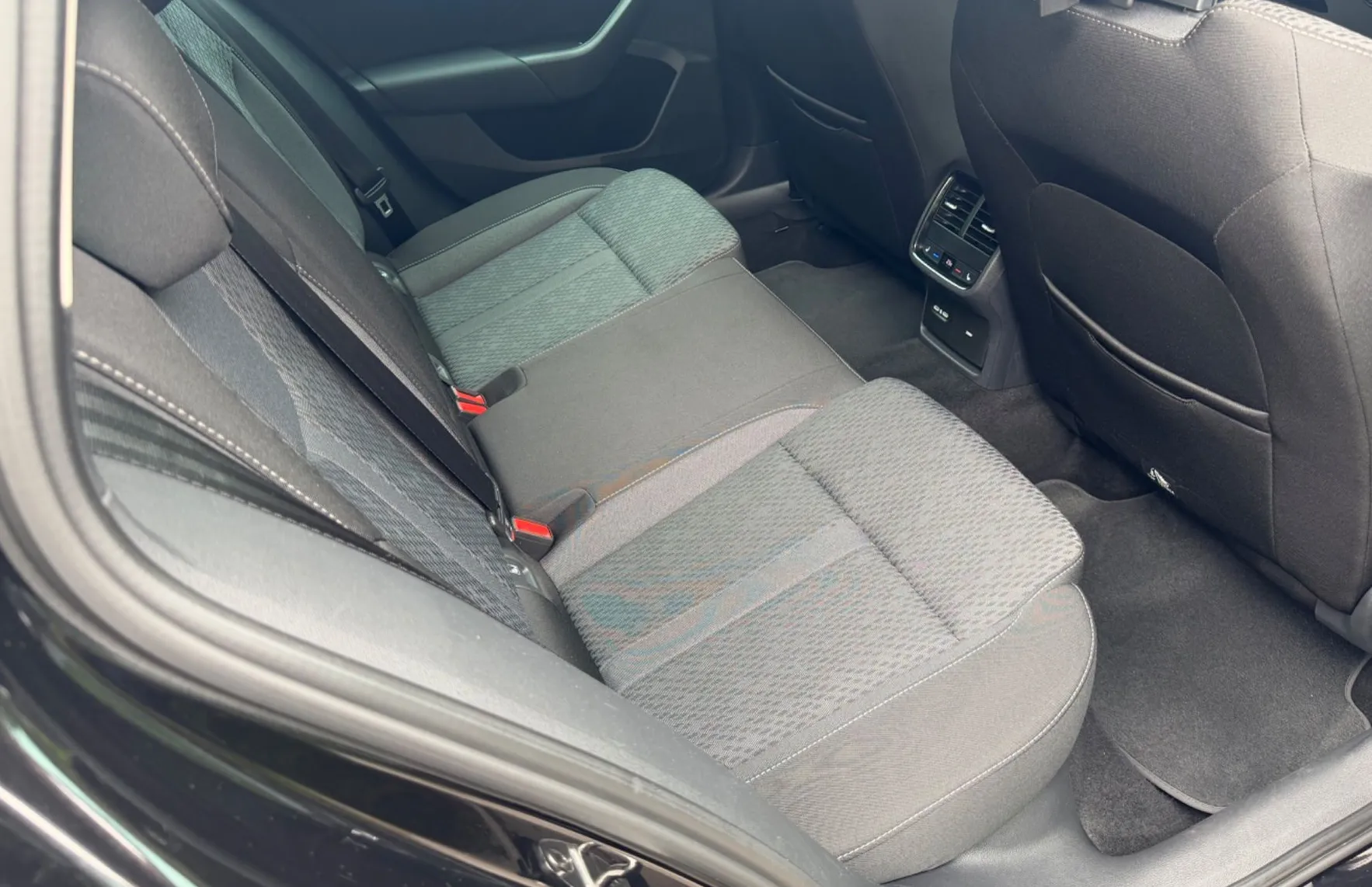 Zunanja slika - Škoda Octavia - Combi 2.0 TDI Style DSG ACC KAMERA PDC ALU17 - 15