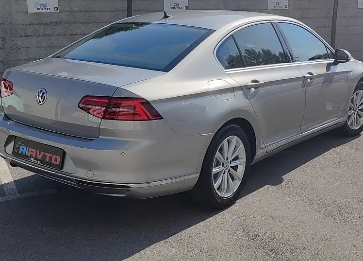 Zunanja slika - Volkswagen Passat - LIMUZ-2.0TDI-150KM-HIGHLINE-VIRTUAL-KAMERA-ACC-17C - 6