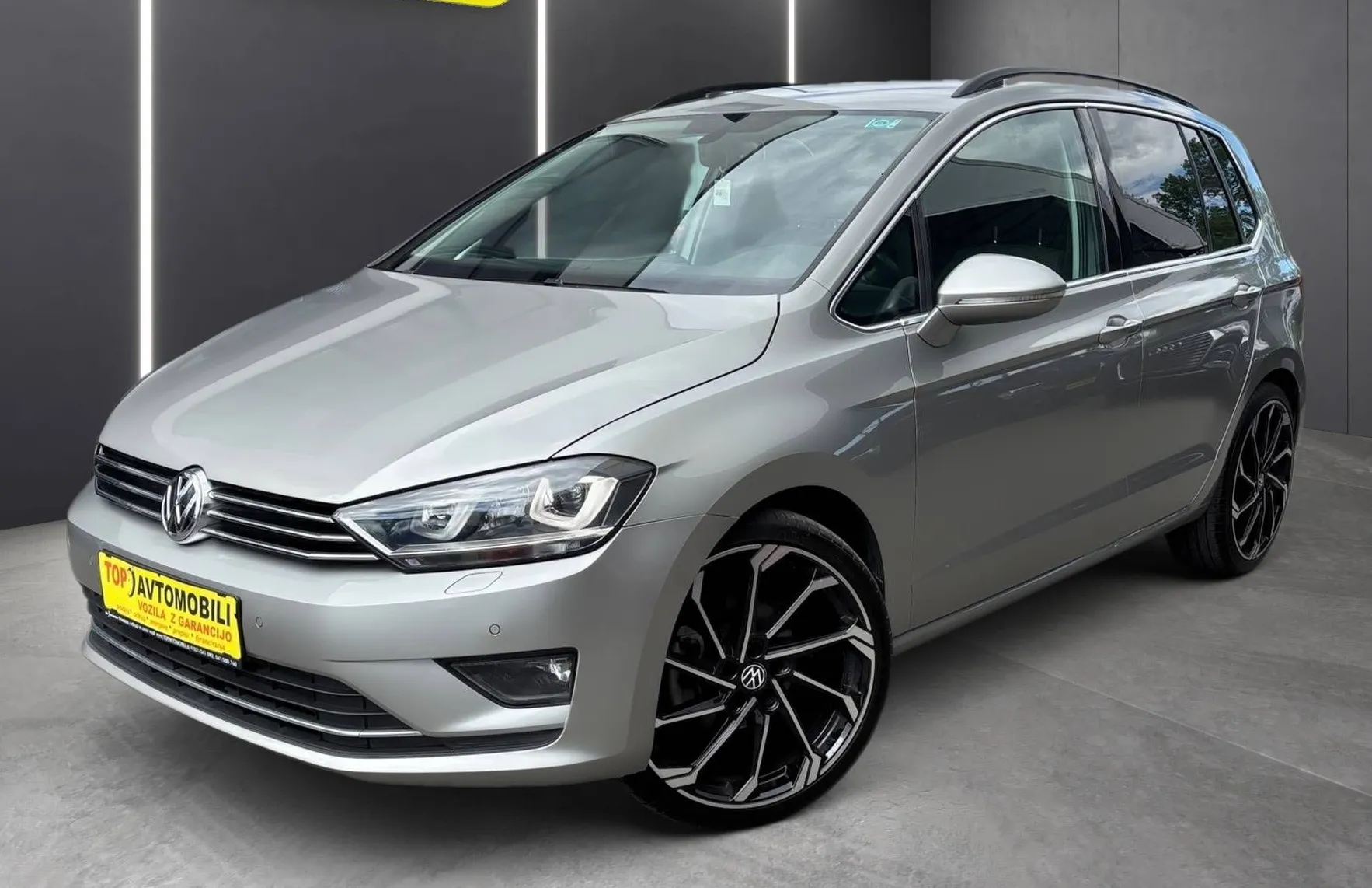 Zunanja slika - VW Golf - Sportsvan 1.6 TDI SLO XENON NAVI 1.LASTNIK PDC KAMERA - 2