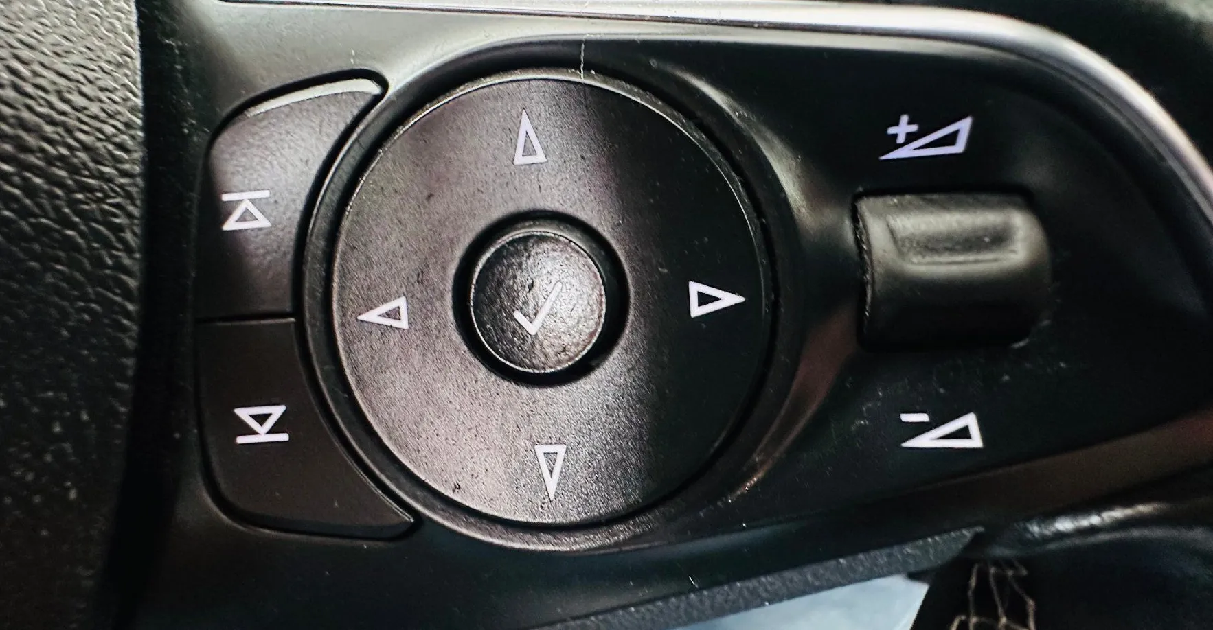 Zunanja slika - Opel Insignia - Sports Tourer 2.0 D Avt.NEMŠKI+4ALU.KAMERA.LED - 11