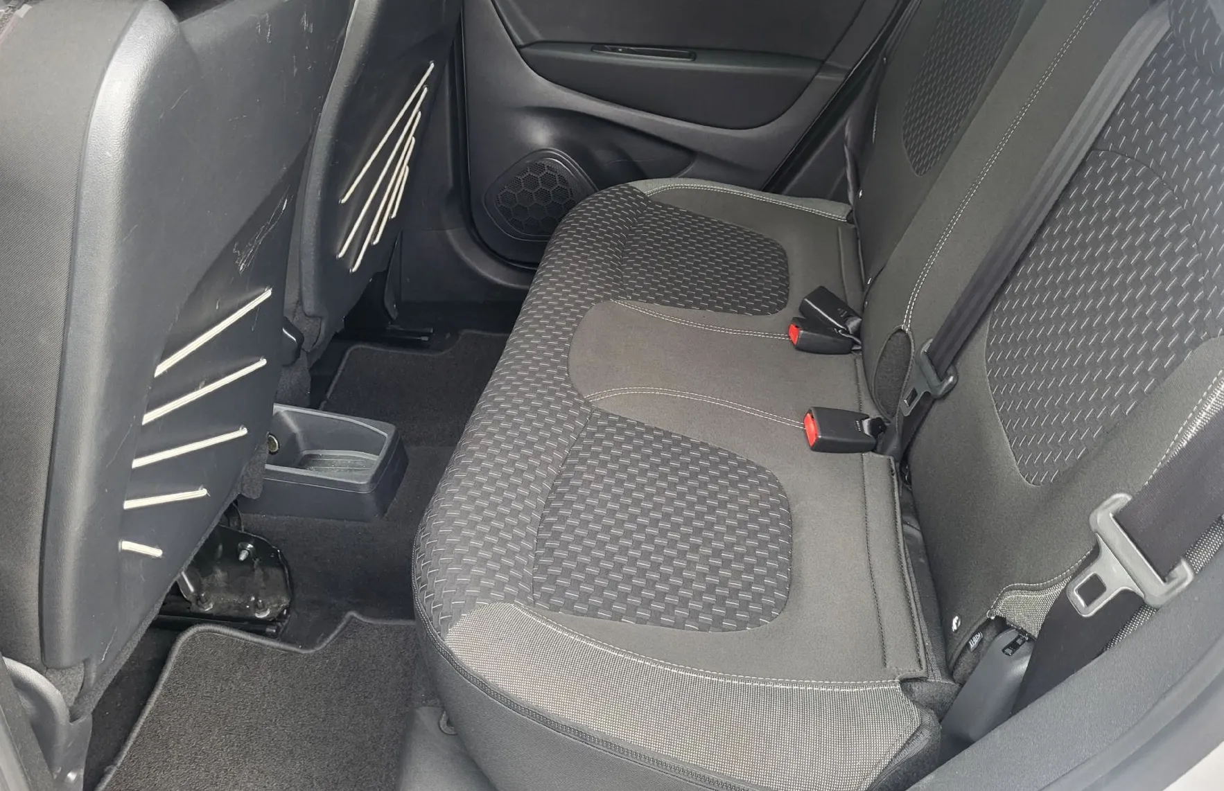Zunanja slika - Renault Captur - Intens TCe 90 1last-navi-alu-kamera-pdc-tempom-acc - 16