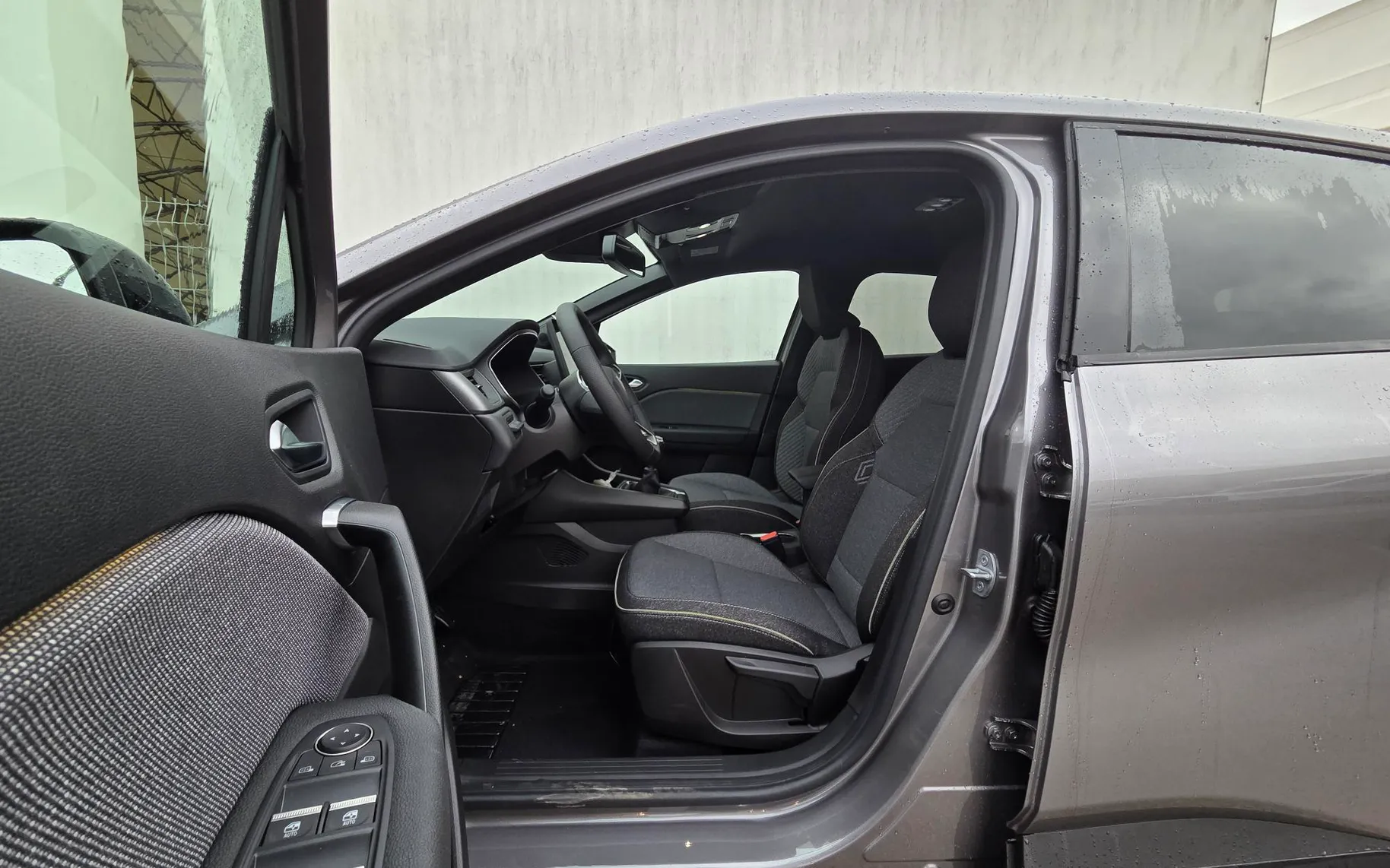 Zunanja slika - Renault Captur - TCe 115 Techno+Zimske gume+Servis - 8