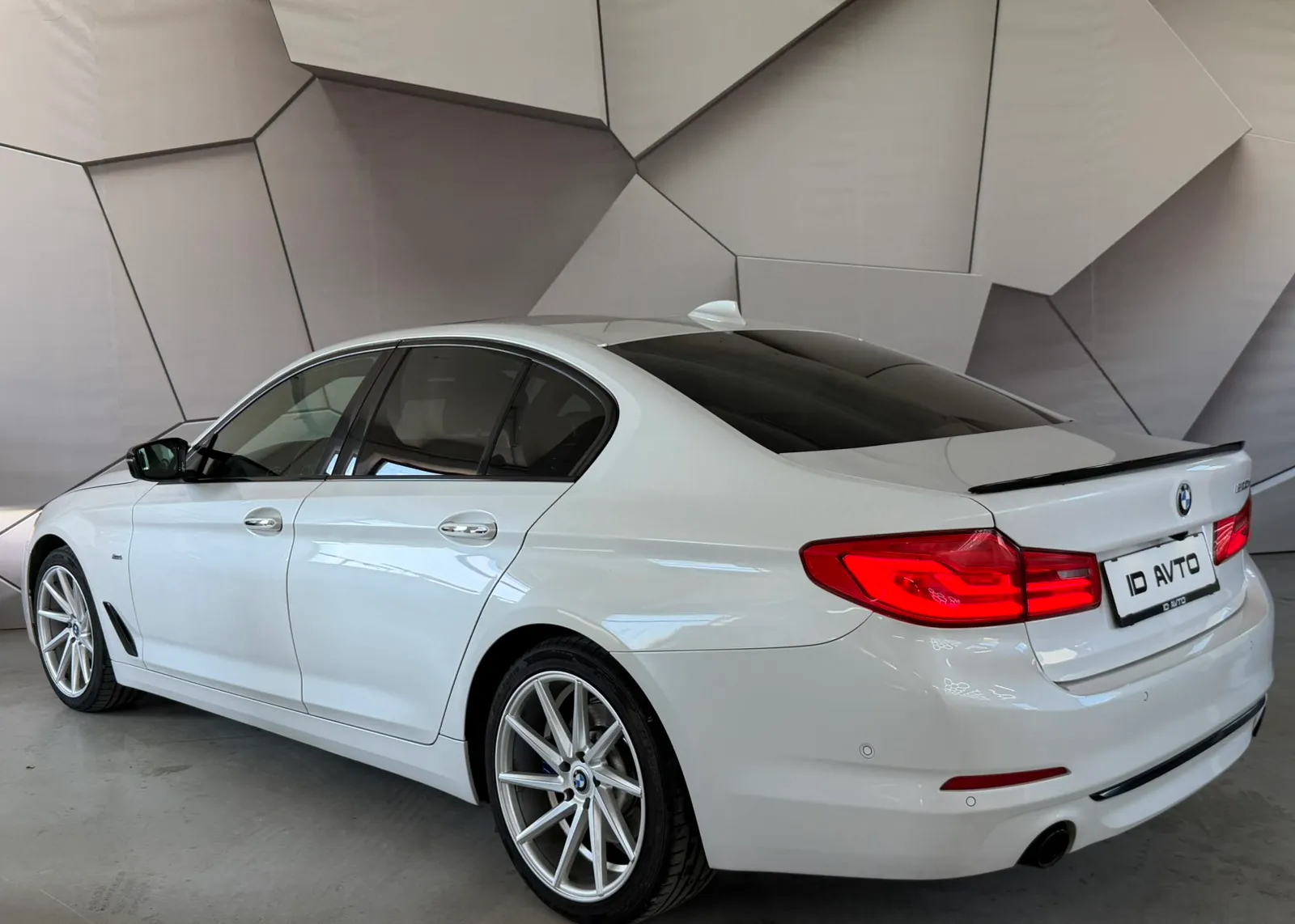 Zunanja slika - BMW Serija 5 - 520d Avt. - 2