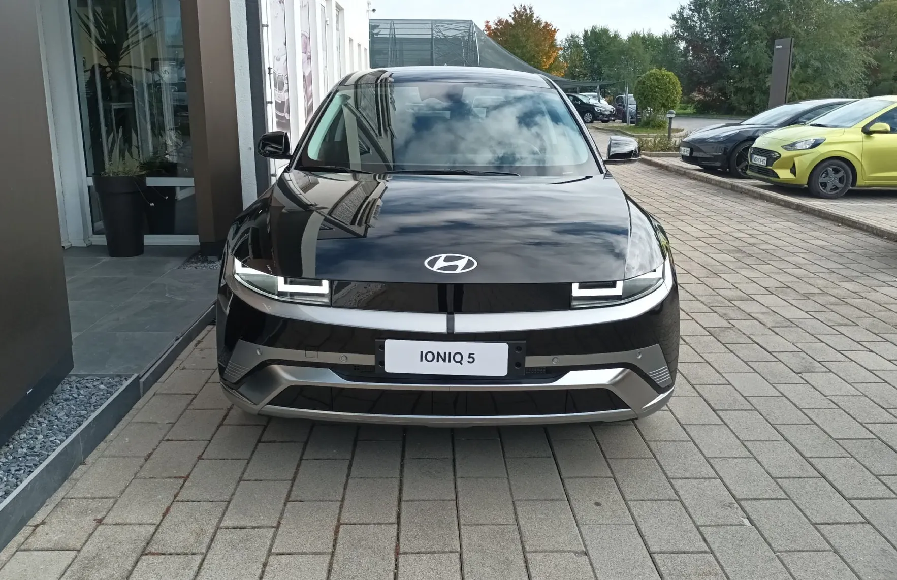 Zunanja slika - Hyundai Ioniq 5 - 168kW PREMIUM 84 kWh VOZILA V PRIHODU - 2
