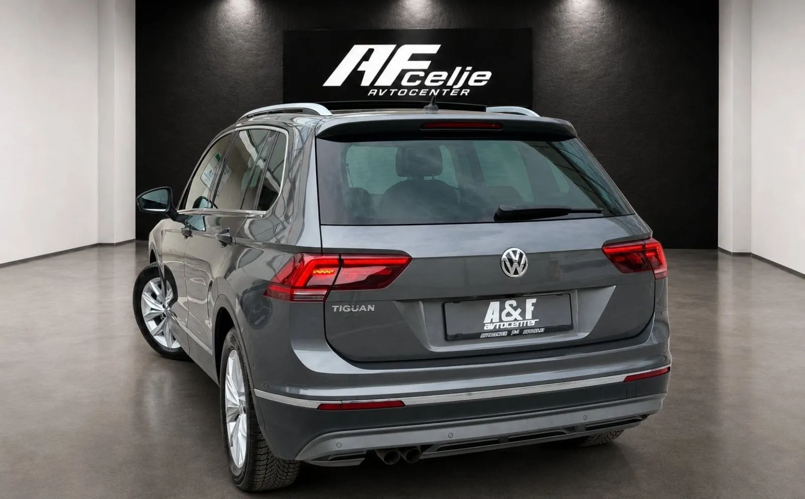 Notranja slika - VW Tiguan - 2.0TDI-DSG-H LINE-VIRTUAL-PANORAMA-LIZING ZA TUJ - 7