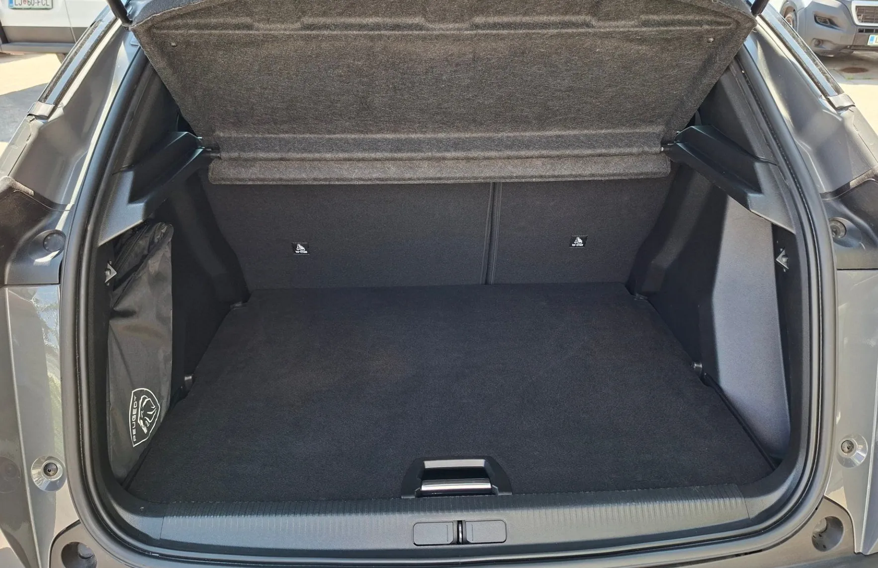Zunanja slika - Peugeot 2008 - 1.2 MHEV  136  145 GT Avt. - 10