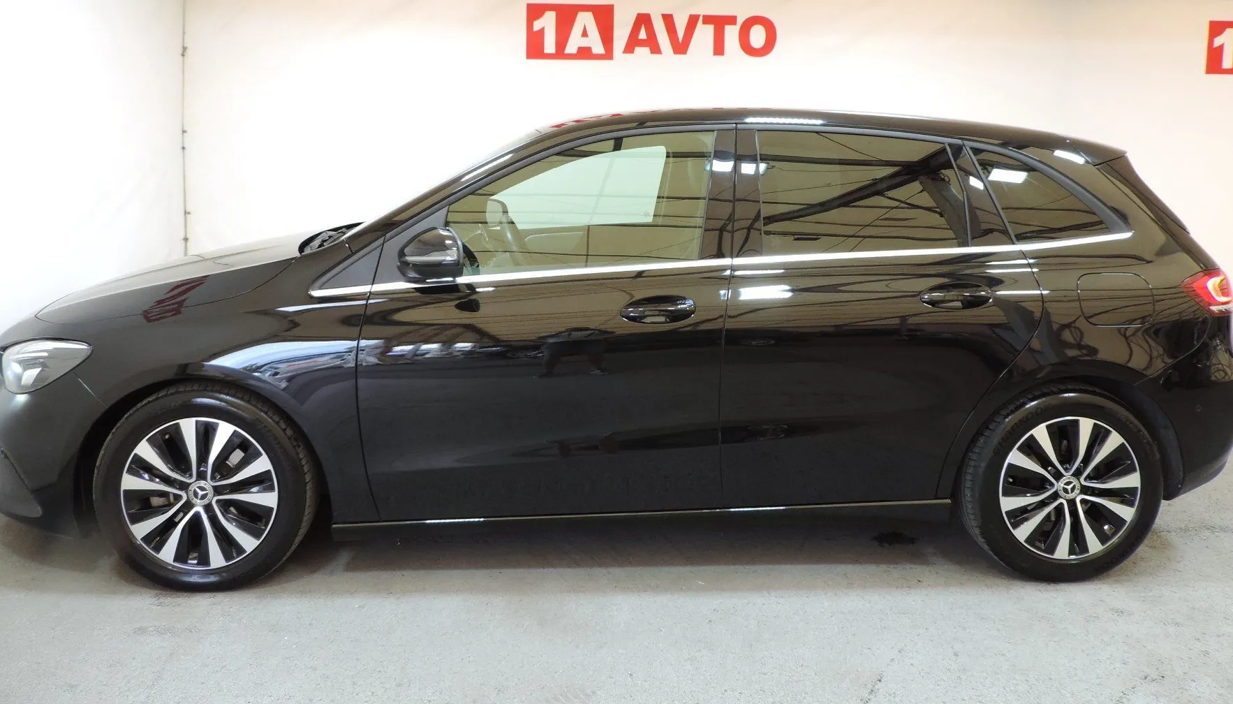 Zunanja slika - Mercedes-Benz B-Razred - B 180 d  Avt. LED-KAMERA-USNJE - 8