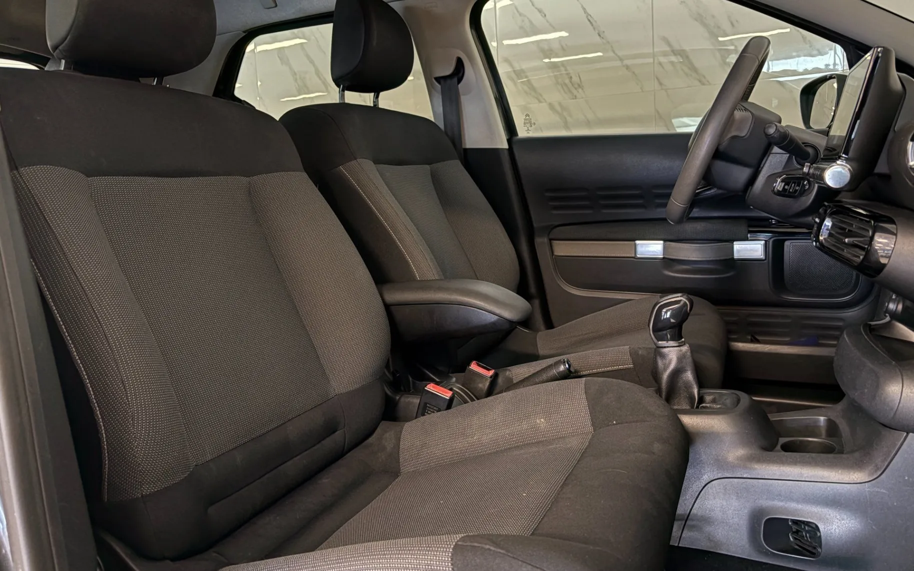 Notranja slika - Citroën C4 Cactus - 1.6 HDi KAMERA-NAVIGACIJA-PDC-TEMPOMAT - 11