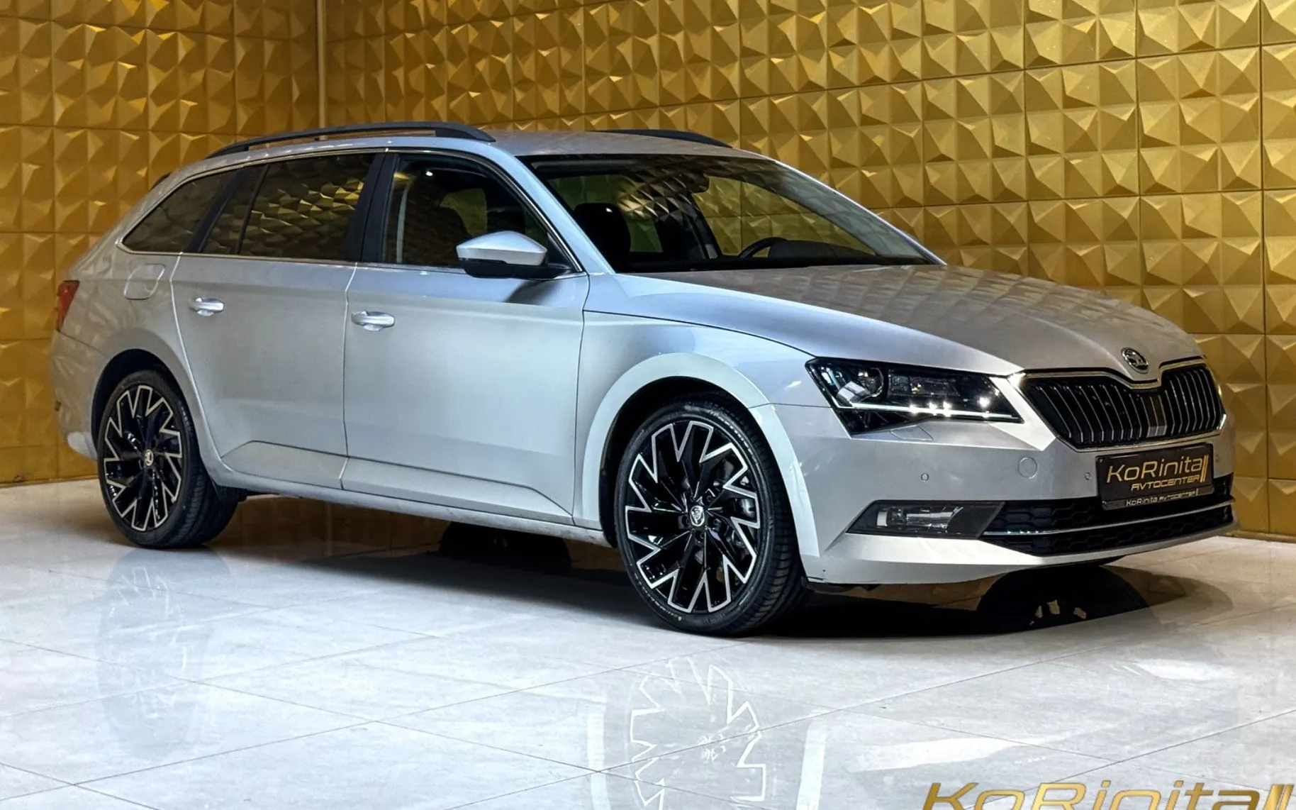 Zunanja slika - Škoda Superb - 1.6 TDI KAMERA-NAVI-MULTIFUNKCIJA - 1