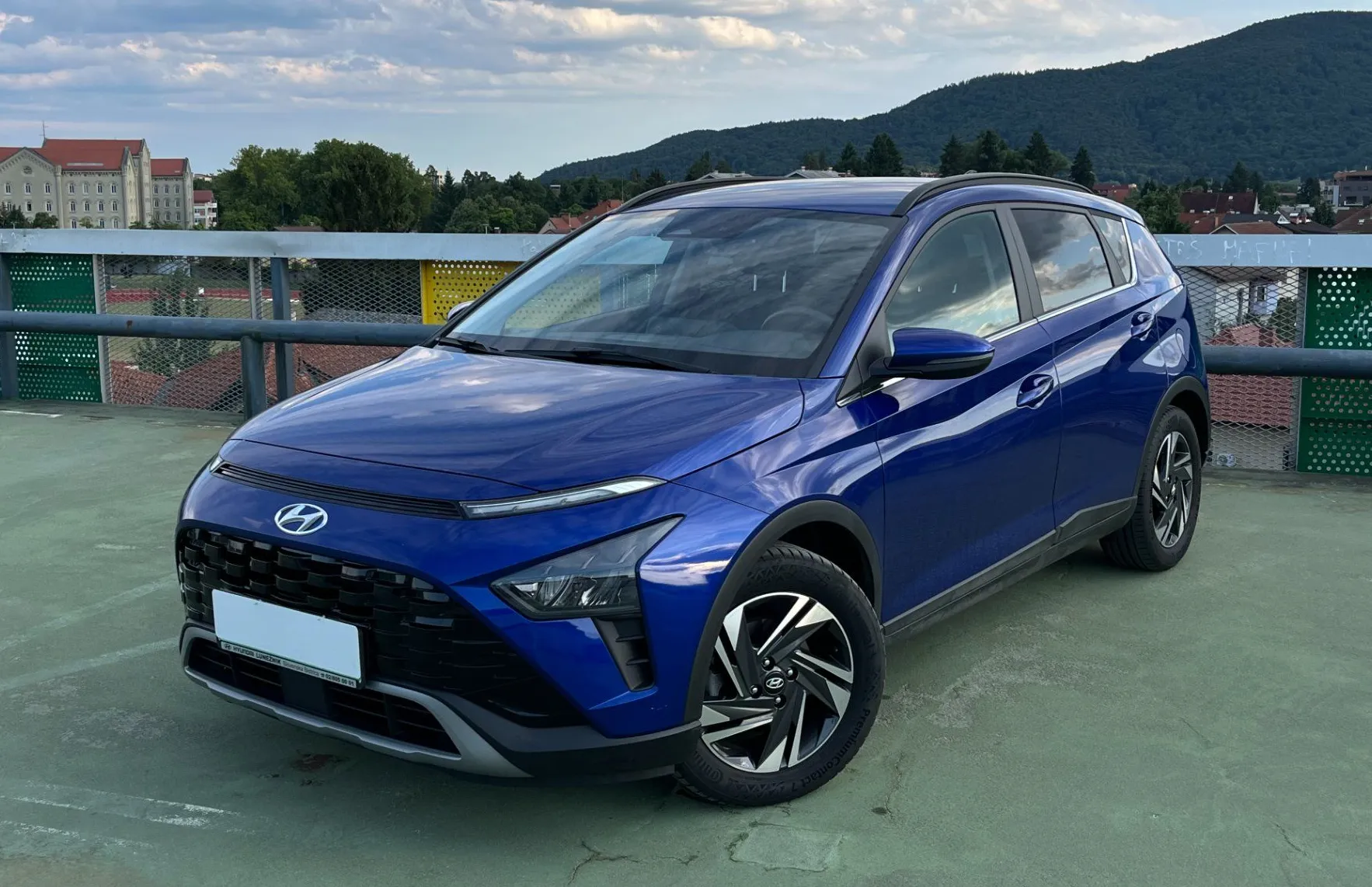 Zunanja slika - Hyundai Bayon - 1.0 T-GDI Style.LED.VZR.KAM.LANE AS.ACC 22.768 KM - 1