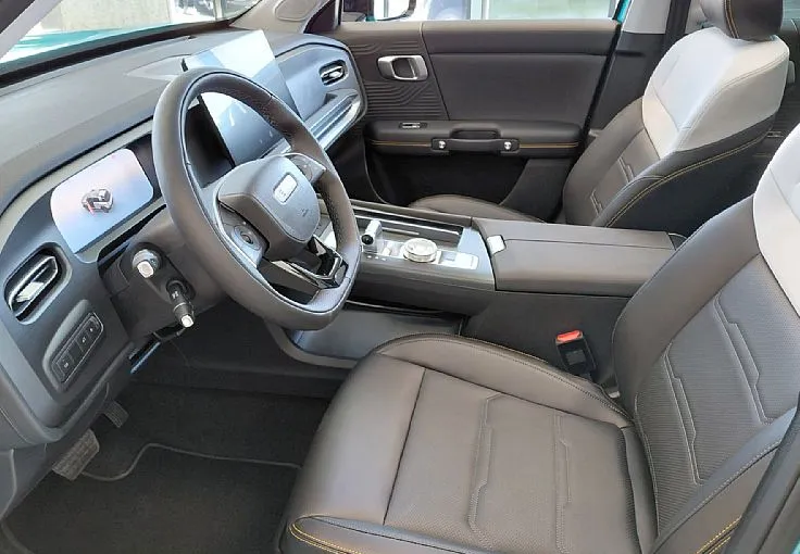 Zunanja slika - Baic BJ30 - 1.5T e-HYBRID 4WD - NA ZALOGI - 6