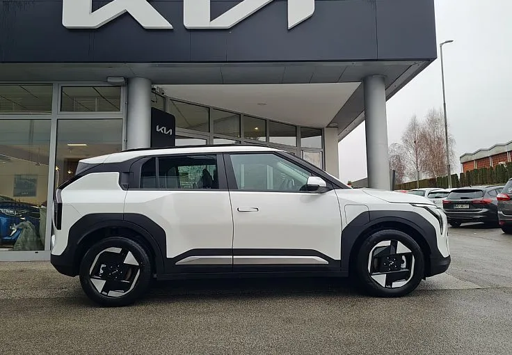 Zunanja slika - KIA EV3 - 58.3 kWh baterija. 150 kW Star - 4
