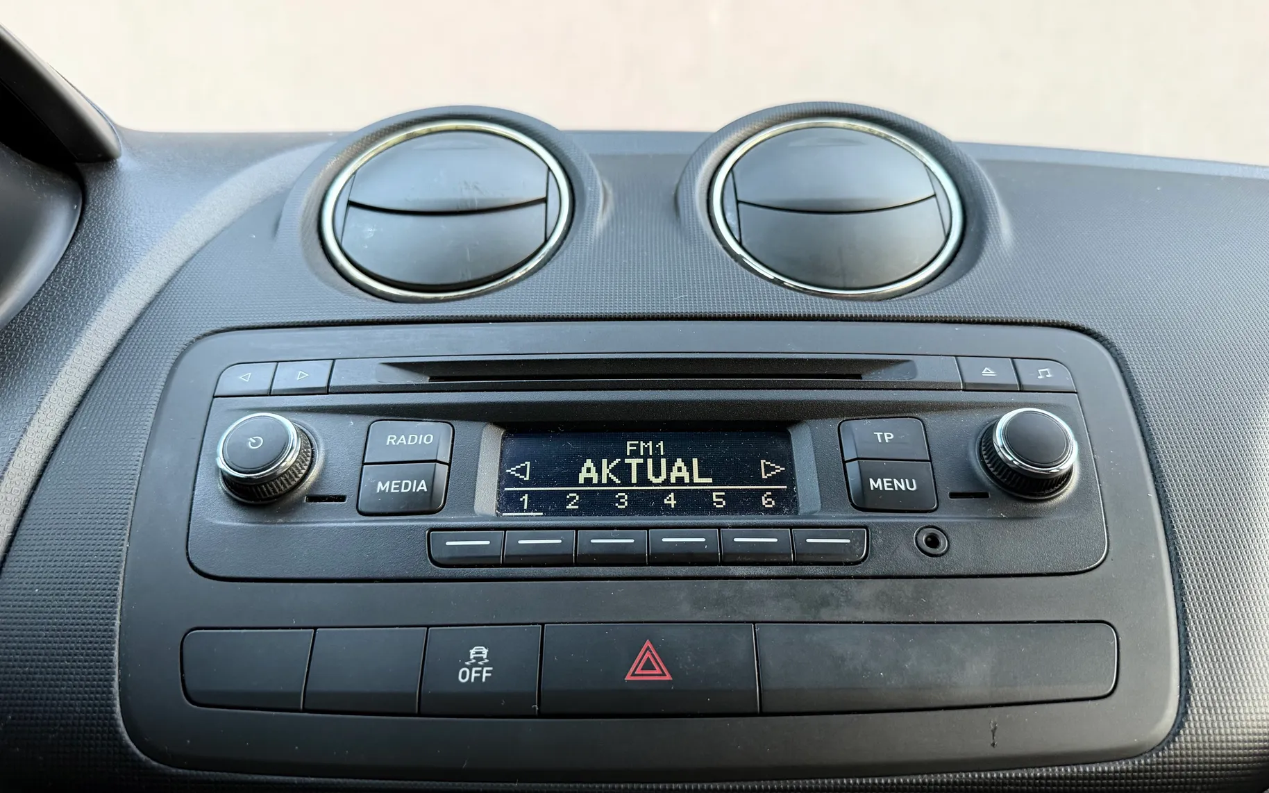 Zunanja slika - Seat Ibiza - 1.4 16V STYLE 2.LASTNIK 5 VRAT KLIMA SLO.VOZILO - 16