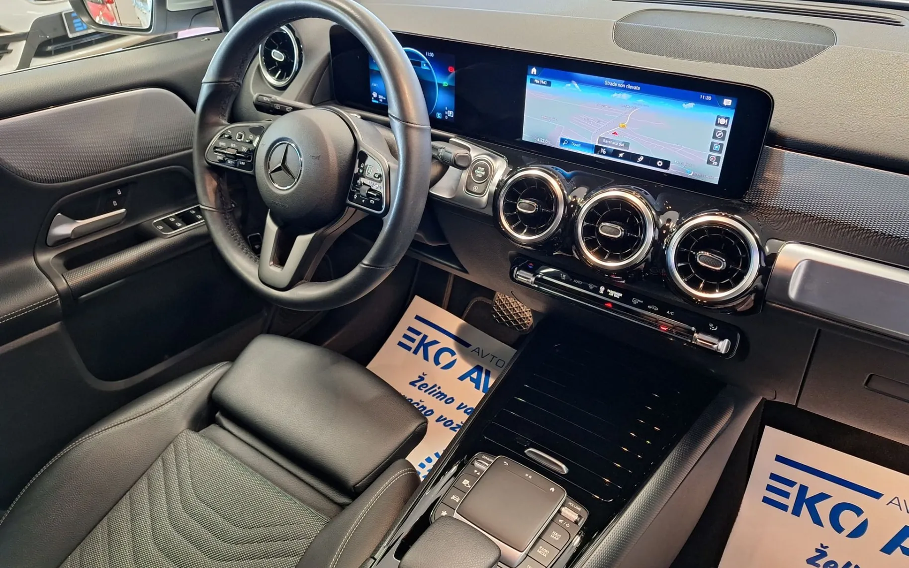 Notranja slika - Mercedes-Benz GLB-Razred - GLB 2.0D-KAMERA-VELIKA NAVI-PDC-USNJE-KOT N... - 11