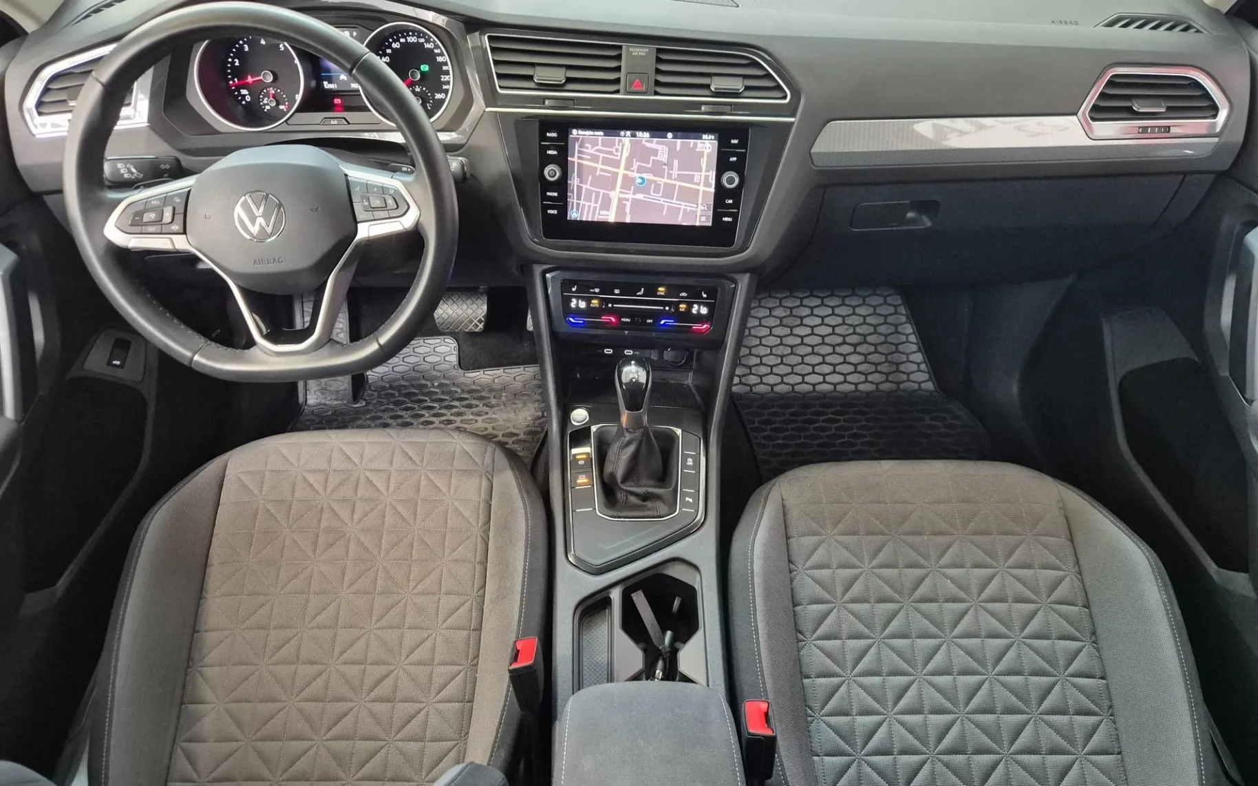 Notranja slika - Volkswagen Tiguan - 1.5 TSI Life DSG - 7