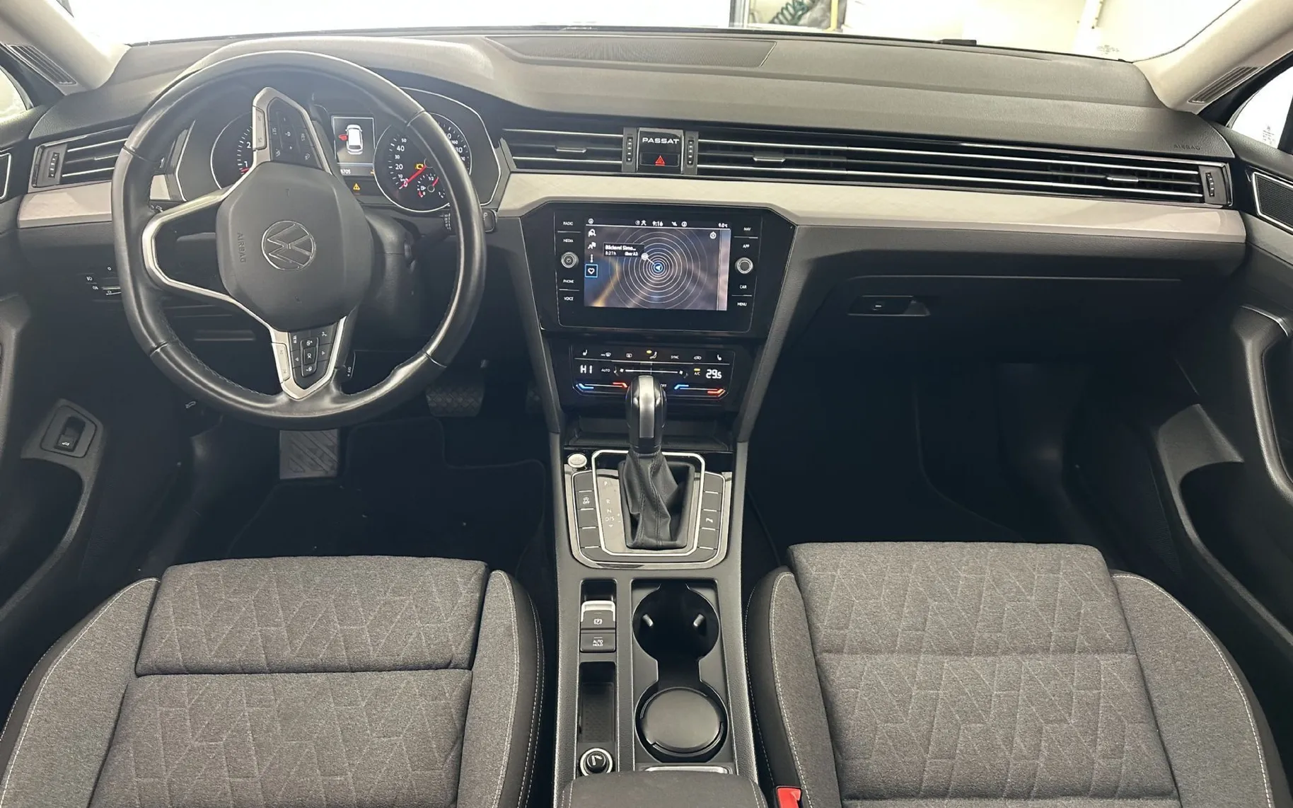 Zunanja slika - Volkswagen Passat - 1.5 TSI avt. 110kW.NEMŠKI+4GUME.KAMERA.LED.NAVI - 18