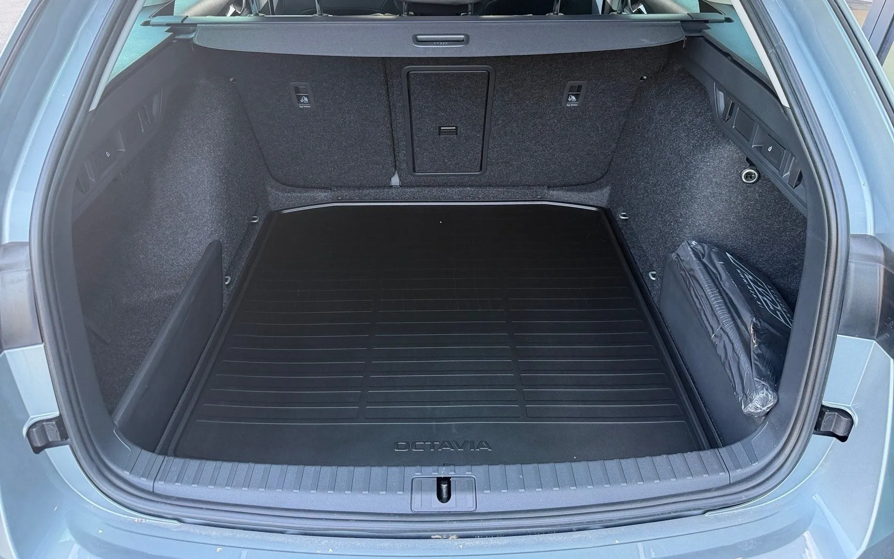 Notranja slika - Škoda Octavia - Combi 2.0 TDI Family DSG - 12