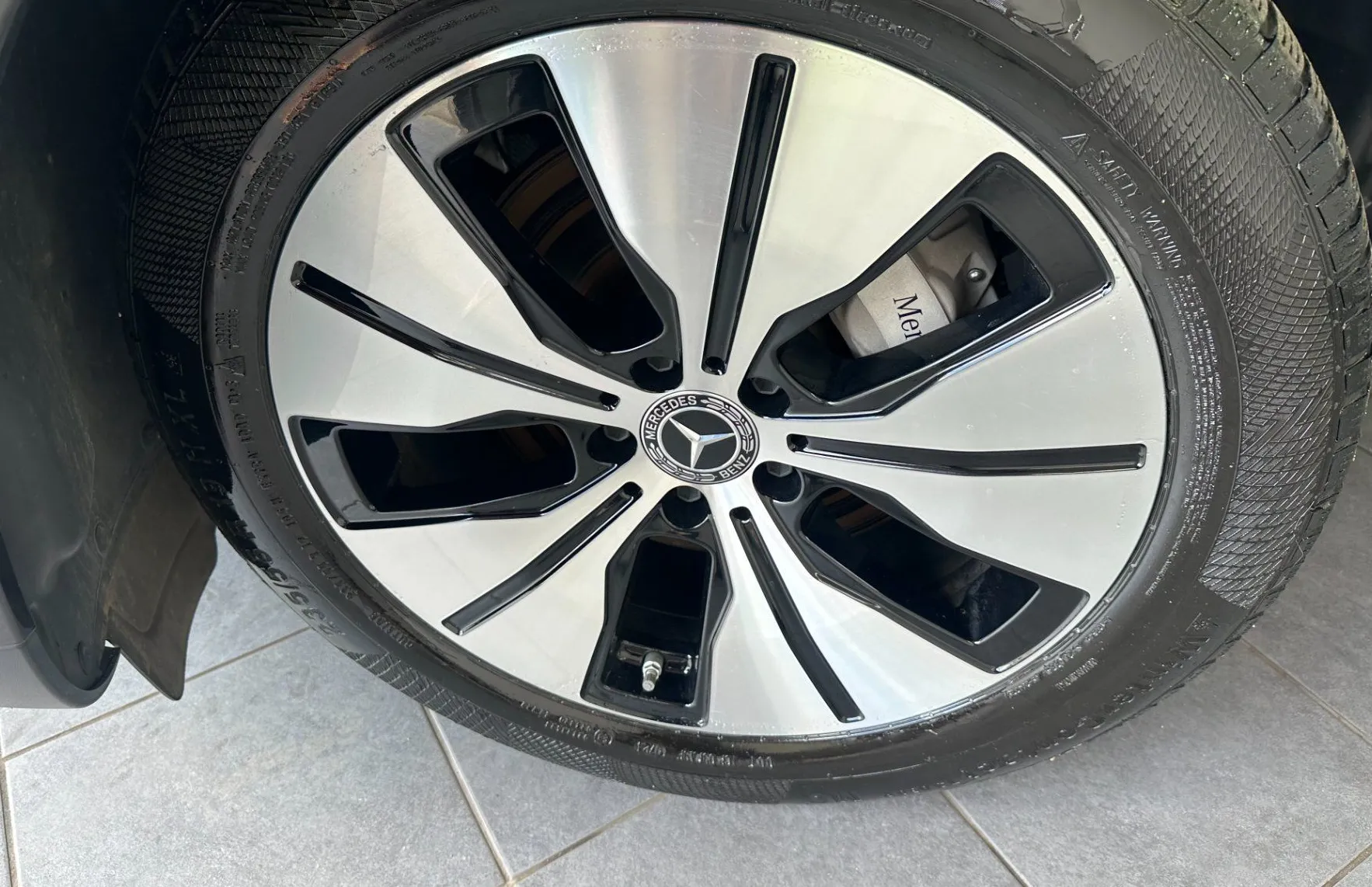 Zunanja slika - Mercedes-Benz EQC - 400 4MATIC.NEMŠKI+4ALU.KAMERA.KLJUKA.LED.ACC.USNJE - 11
