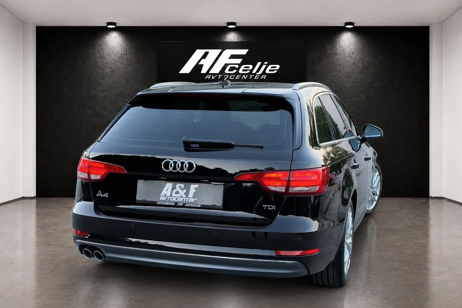 Notranja slika - Audi A4 Avant - 2.0 TDI-AUT-140KW-S LINE-LIZING ZA TUJCE- - 7