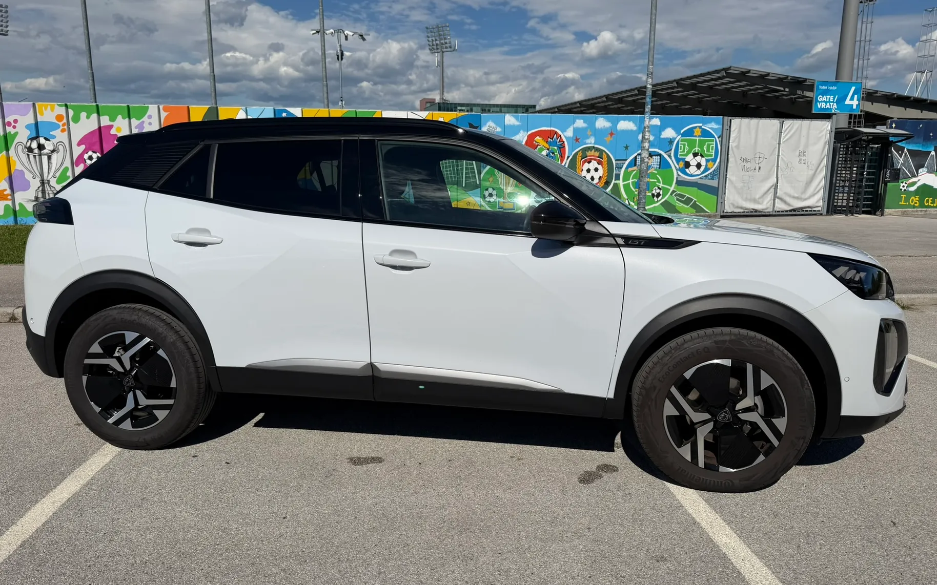 Zunanja slika - Peugeot 2008 - 1,2 PureTech 130 S&S GT + kom. zimskih gum - 2